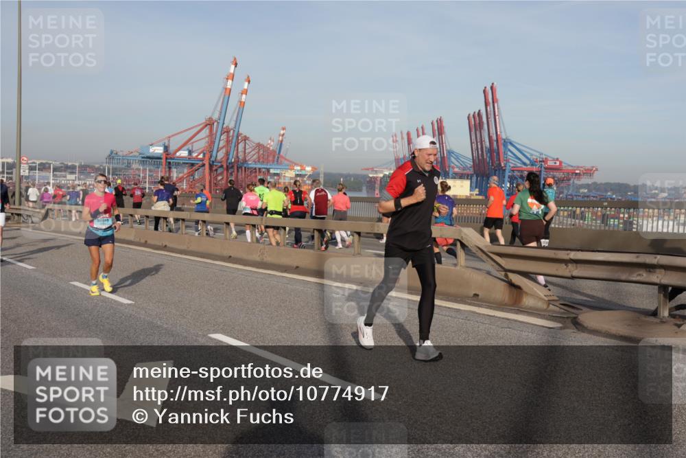 03.10.2026 - Köhlbrandbrückenlauf Yannick Fuchs http://msf.ph/oto/10774917 03.10.2026 09:39:54 Position 2  meine-sportfotos.de