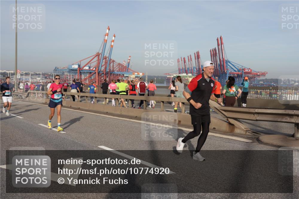 03.10.2026 - Köhlbrandbrückenlauf Yannick Fuchs http://msf.ph/oto/10774920 03.10.2026 09:39:54 Position 2  meine-sportfotos.de
