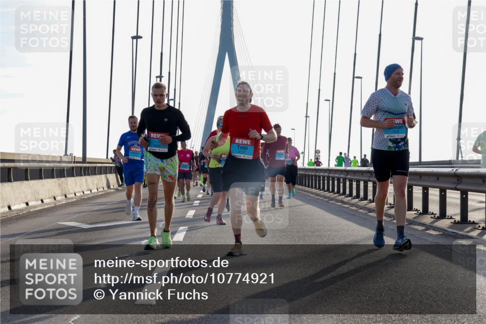 03.10.2026 - Köhlbrandbrückenlauf Yannick Fuchs http://msf.ph/oto/10774921 03.10.2026 09:34:12 Position 1 3840, 2727, 1918 meine-sportfotos.de