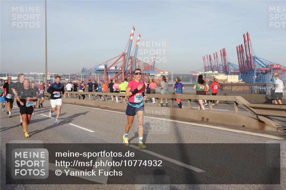03.10.2026 - Köhlbrandbrückenlauf Yannick Fuchs http://msf.ph/oto/10774932 03.10.2026 09:39:55 Position 2  meine-sportfotos.de