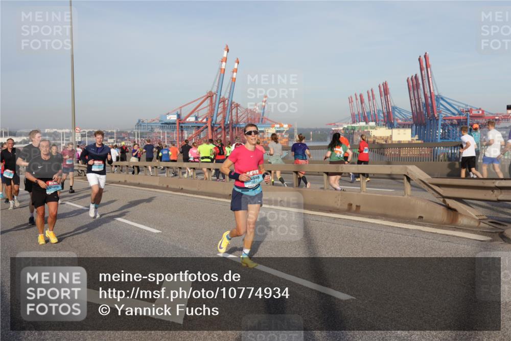 03.10.2026 - Köhlbrandbrückenlauf Yannick Fuchs http://msf.ph/oto/10774934 03.10.2026 09:39:56 Position 2  meine-sportfotos.de