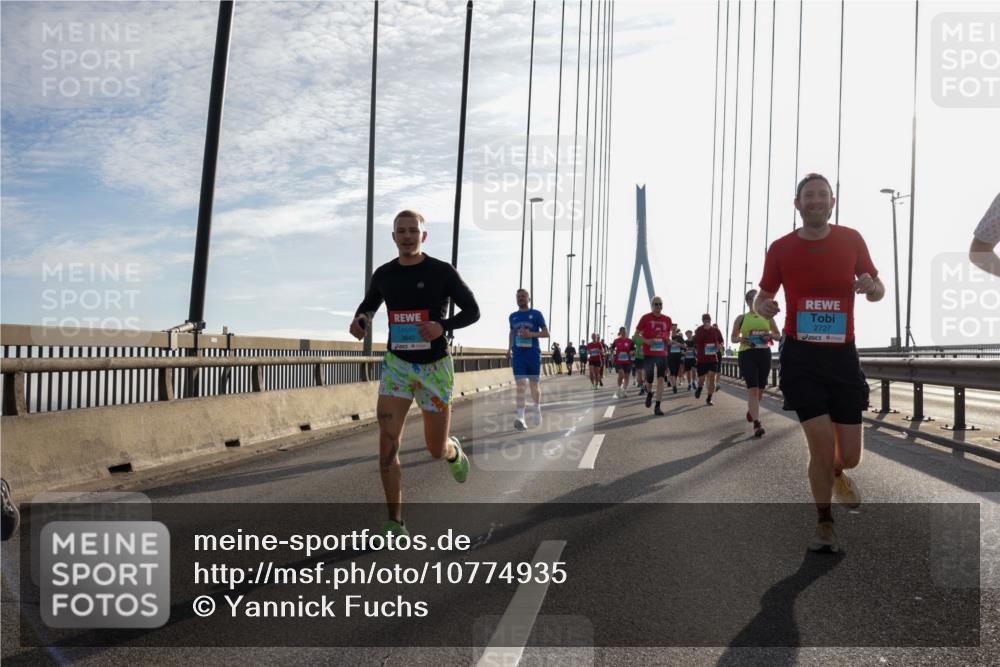 03.10.2026 - Köhlbrandbrückenlauf Yannick Fuchs http://msf.ph/oto/10774935 03.10.2026 09:34:14 Position 1 2727 meine-sportfotos.de