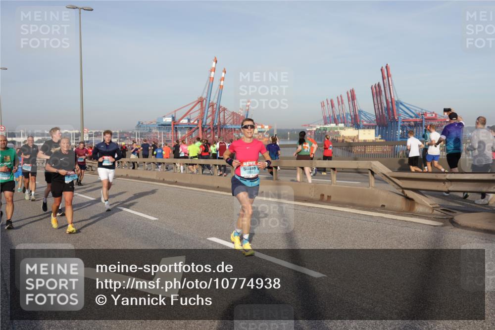 03.10.2026 - Köhlbrandbrückenlauf Yannick Fuchs http://msf.ph/oto/10774938 03.10.2026 09:39:56 Position 2 2653 meine-sportfotos.de
