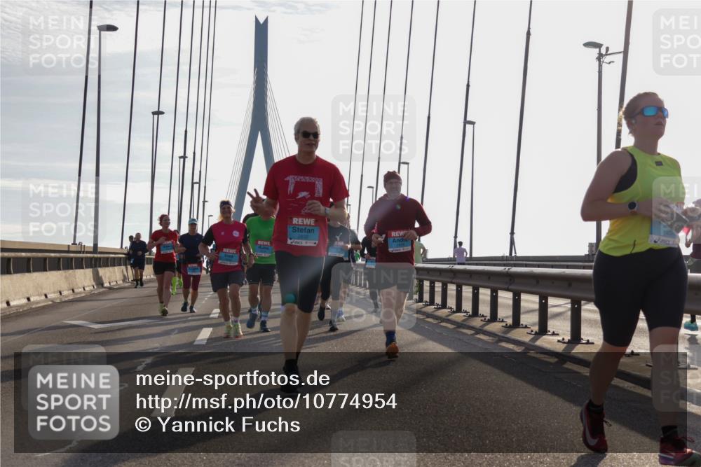 03.10.2026 - Köhlbrandbrückenlauf Yannick Fuchs http://msf.ph/oto/10774954 03.10.2026 09:34:16 Position 1 2832 meine-sportfotos.de
