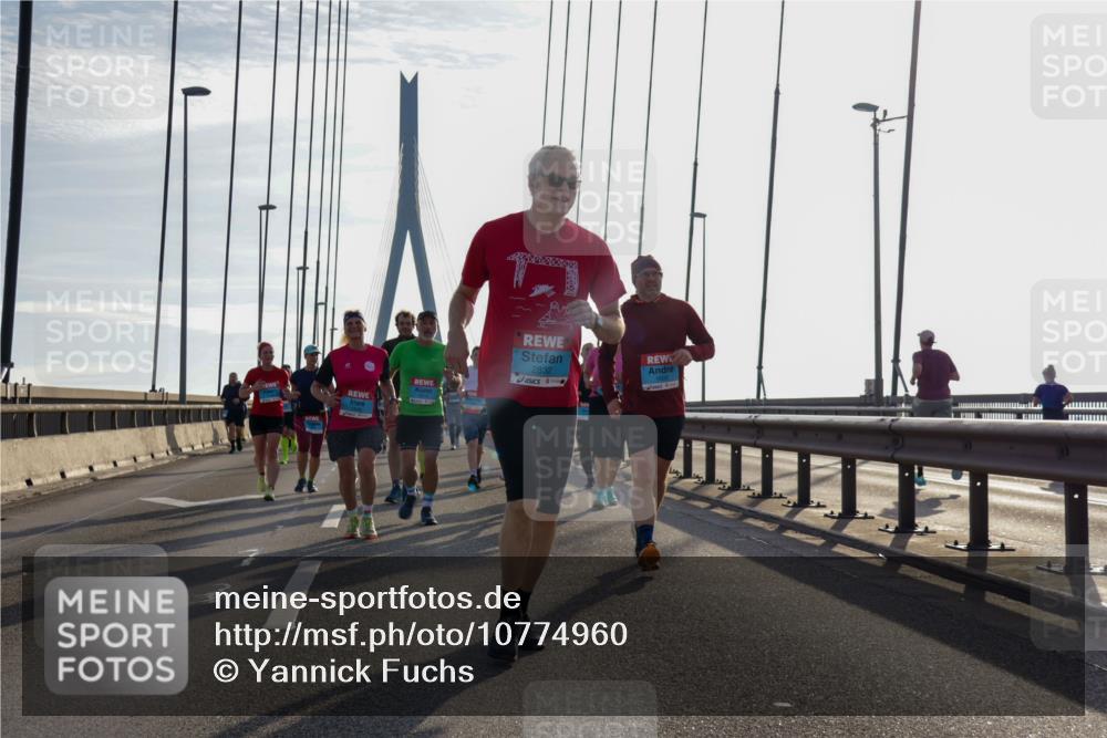 03.10.2026 - Köhlbrandbrückenlauf Yannick Fuchs http://msf.ph/oto/10774960 03.10.2026 09:34:17 Position 1 2832 meine-sportfotos.de