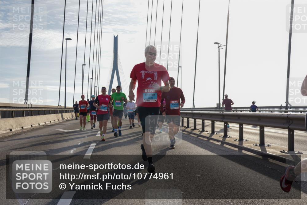 03.10.2026 - Köhlbrandbrückenlauf Yannick Fuchs http://msf.ph/oto/10774961 03.10.2026 09:34:17 Position 1 2832 meine-sportfotos.de