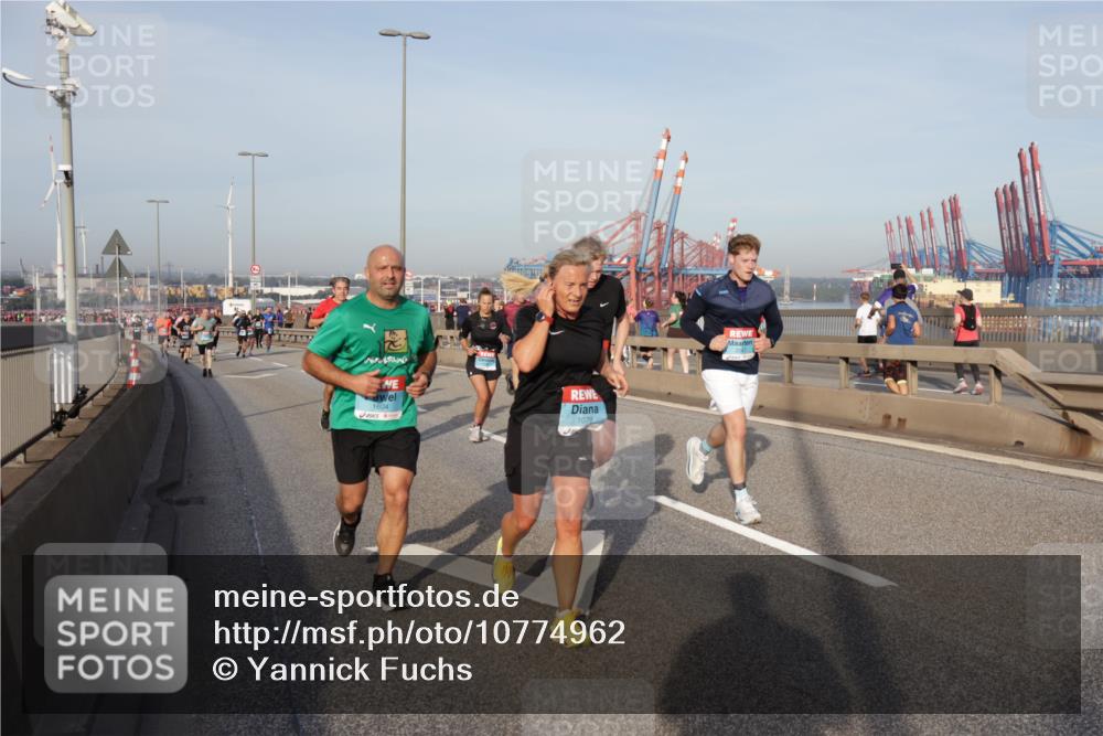 03.10.2026 - Köhlbrandbrückenlauf Yannick Fuchs http://msf.ph/oto/10774962 03.10.2026 09:39:58 Position 2 1604, 1079 meine-sportfotos.de