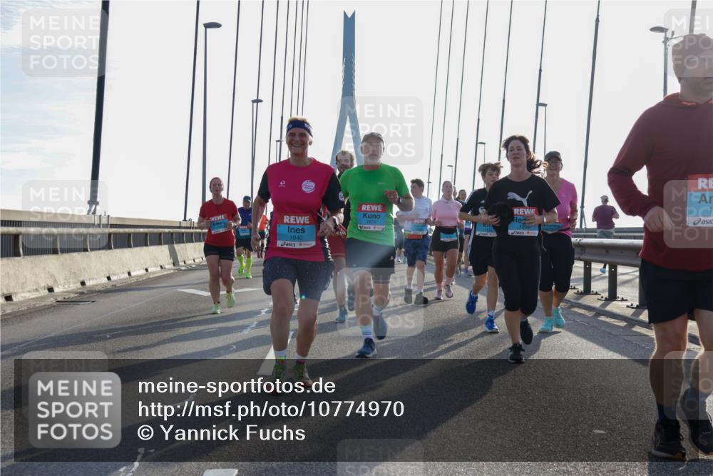 03.10.2026 - Köhlbrandbrückenlauf Yannick Fuchs http://msf.ph/oto/10774970 03.10.2026 09:34:19 Position 1 1840, 2674, 1333, 1 meine-sportfotos.de
