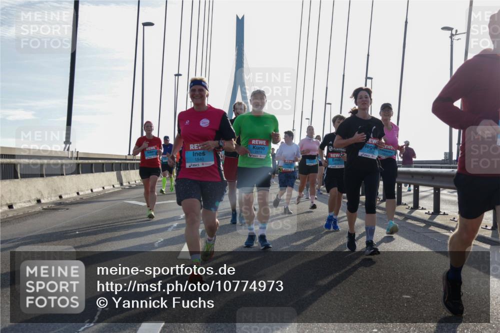 03.10.2026 - Köhlbrandbrückenlauf Yannick Fuchs http://msf.ph/oto/10774973 03.10.2026 09:34:19 Position 1 1333, 1611, 2674, 1840 meine-sportfotos.de