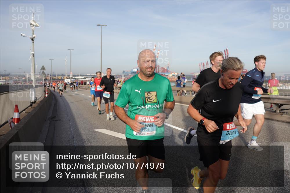 03.10.2026 - Köhlbrandbrückenlauf Yannick Fuchs http://msf.ph/oto/10774979 03.10.2026 09:39:59 Position 2 1604, 1079 meine-sportfotos.de