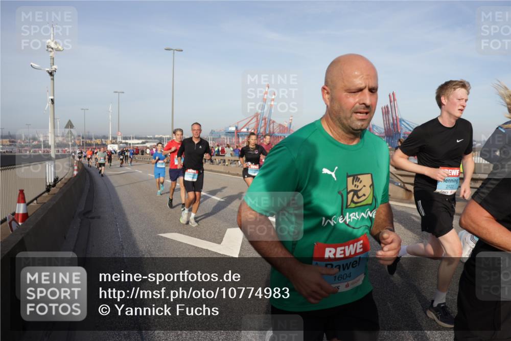 03.10.2026 - Köhlbrandbrückenlauf Yannick Fuchs http://msf.ph/oto/10774983 03.10.2026 09:39:59 Position 2 1604, 2122 meine-sportfotos.de