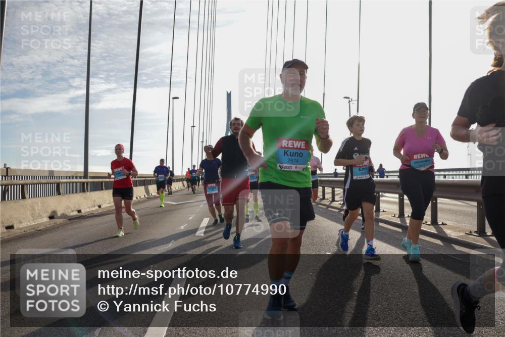 03.10.2026 - Köhlbrandbrückenlauf Yannick Fuchs http://msf.ph/oto/10774990 03.10.2026 09:34:21 Position 1 2674, 1611 meine-sportfotos.de