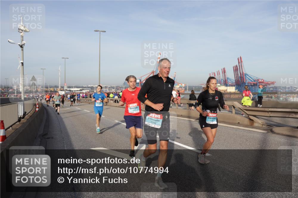 03.10.2026 - Köhlbrandbrückenlauf Yannick Fuchs http://msf.ph/oto/10774994 03.10.2026 09:40:01 Position 2 1572, 2288, 1787 meine-sportfotos.de
