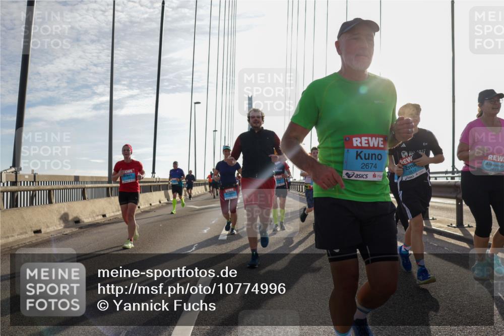 03.10.2026 - Köhlbrandbrückenlauf Yannick Fuchs http://msf.ph/oto/10774996 03.10.2026 09:34:21 Position 1 2674, 1612, 1611 meine-sportfotos.de