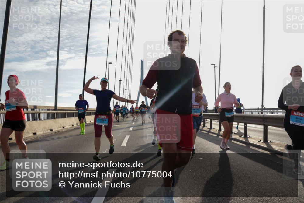 03.10.2026 - Köhlbrandbrückenlauf Yannick Fuchs http://msf.ph/oto/10775004 03.10.2026 09:34:22 Position 1 3728 meine-sportfotos.de