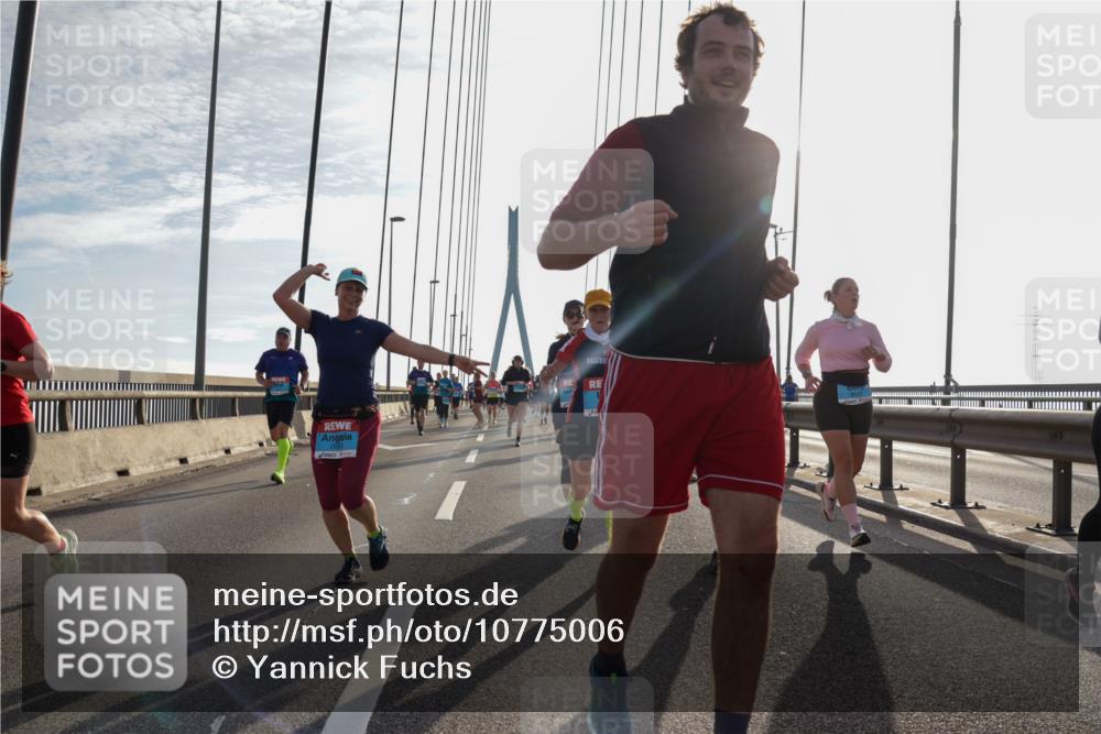 03.10.2026 - Köhlbrandbrückenlauf Yannick Fuchs http://msf.ph/oto/10775006 03.10.2026 09:34:22 Position 1  meine-sportfotos.de