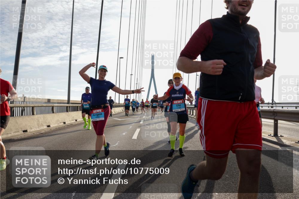 03.10.2026 - Köhlbrandbrückenlauf Yannick Fuchs http://msf.ph/oto/10775009 03.10.2026 09:34:22 Position 1 1198 meine-sportfotos.de