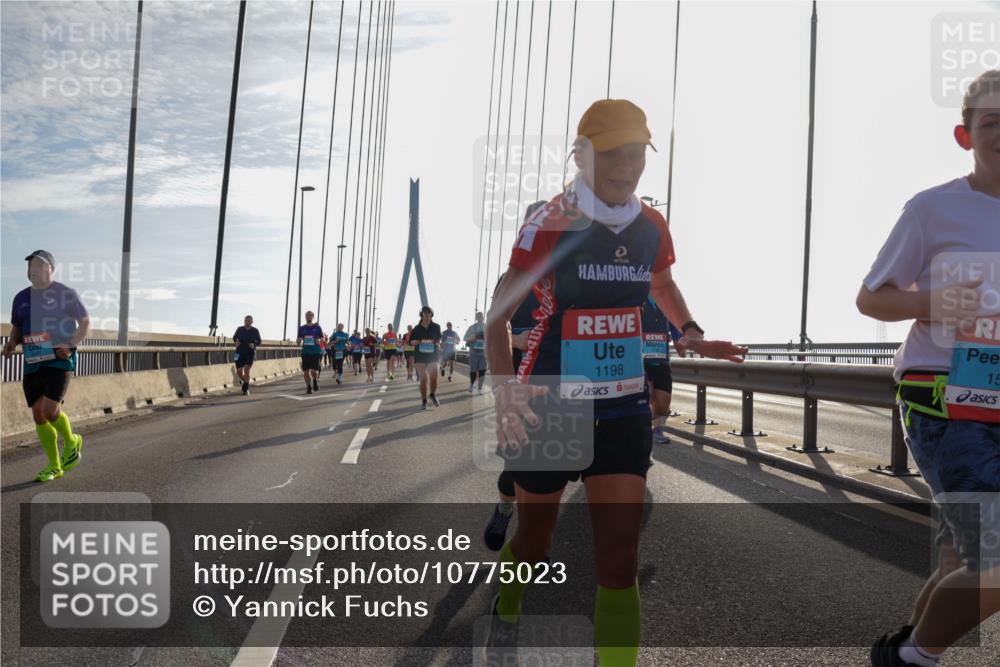 03.10.2026 - Köhlbrandbrückenlauf Yannick Fuchs http://msf.ph/oto/10775023 03.10.2026 09:34:23 Position 1 1198, 15 meine-sportfotos.de