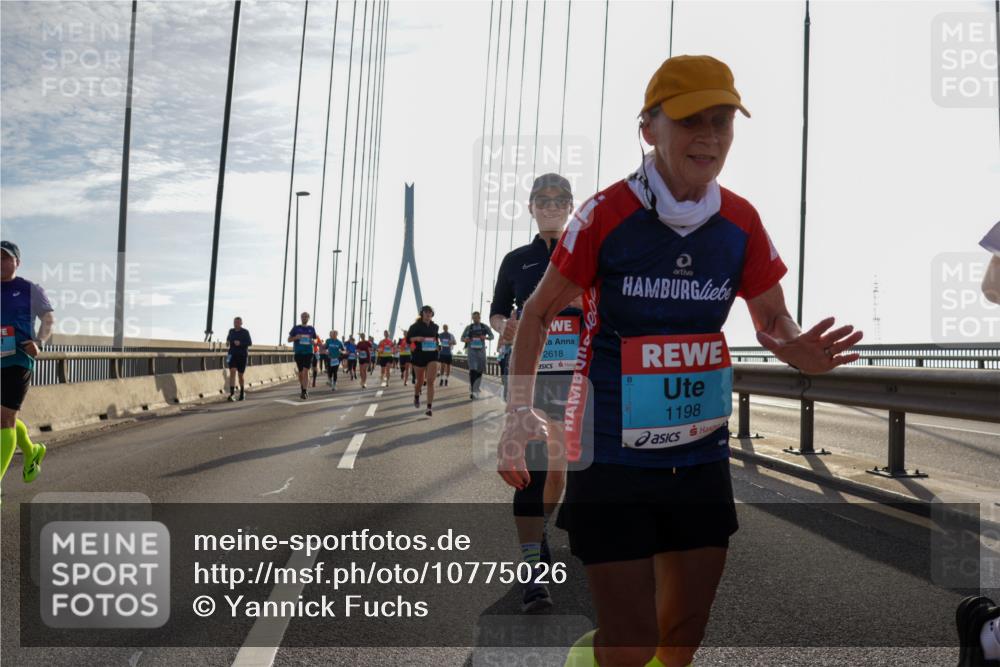 03.10.2026 - Köhlbrandbrückenlauf Yannick Fuchs http://msf.ph/oto/10775026 03.10.2026 09:34:23 Position 1 2618, 3, 1198 meine-sportfotos.de