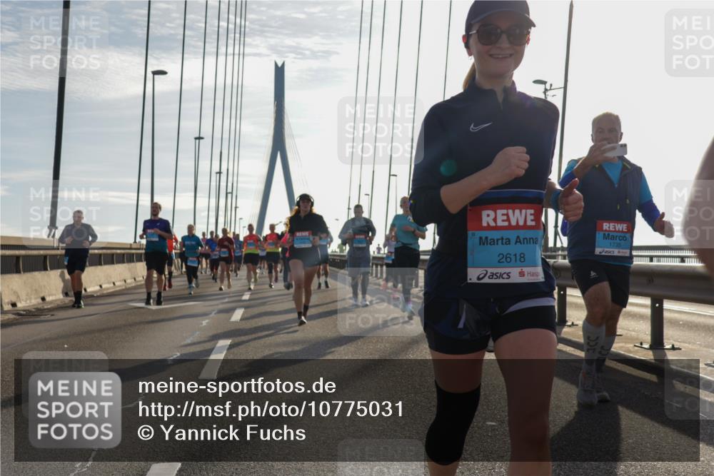 03.10.2026 - Köhlbrandbrückenlauf Yannick Fuchs http://msf.ph/oto/10775031 03.10.2026 09:34:24 Position 1 2618, 1735 meine-sportfotos.de