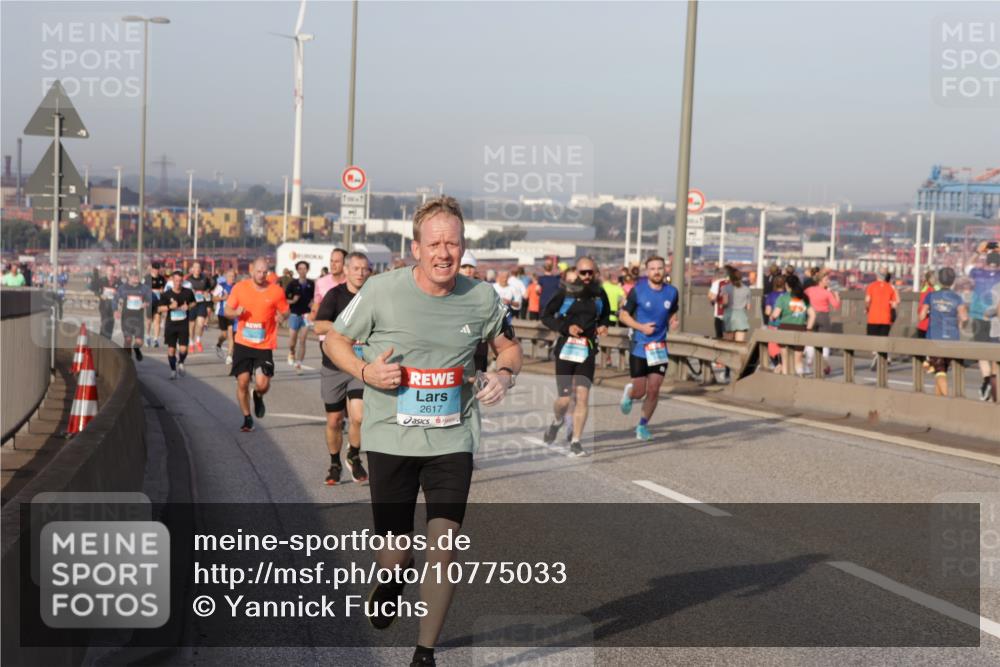 03.10.2026 - Köhlbrandbrückenlauf Yannick Fuchs http://msf.ph/oto/10775033 03.10.2026 09:40:05 Position 2 2617 meine-sportfotos.de