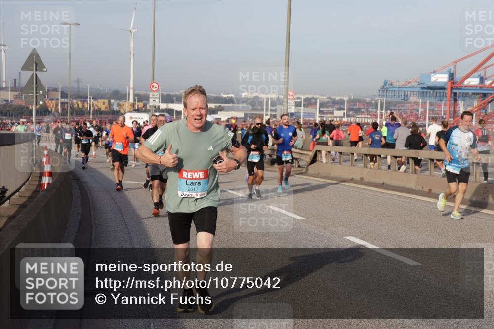 03.10.2026 - Köhlbrandbrückenlauf Yannick Fuchs http://msf.ph/oto/10775042 03.10.2026 09:40:05 Position 2 2617 meine-sportfotos.de