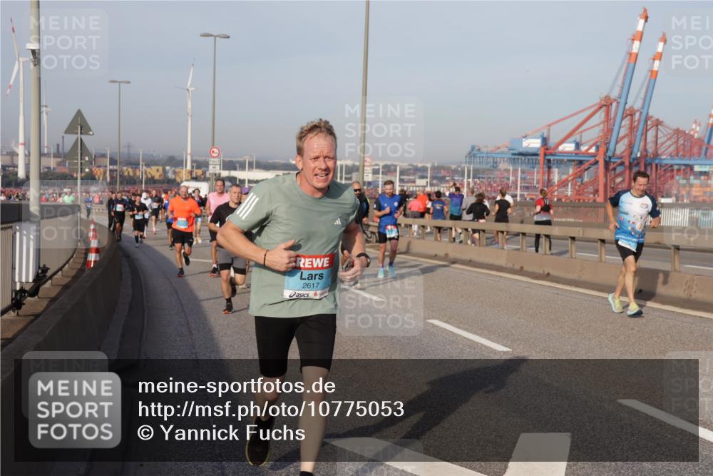 03.10.2026 - Köhlbrandbrückenlauf Yannick Fuchs http://msf.ph/oto/10775053 03.10.2026 09:40:06 Position 2 2617 meine-sportfotos.de