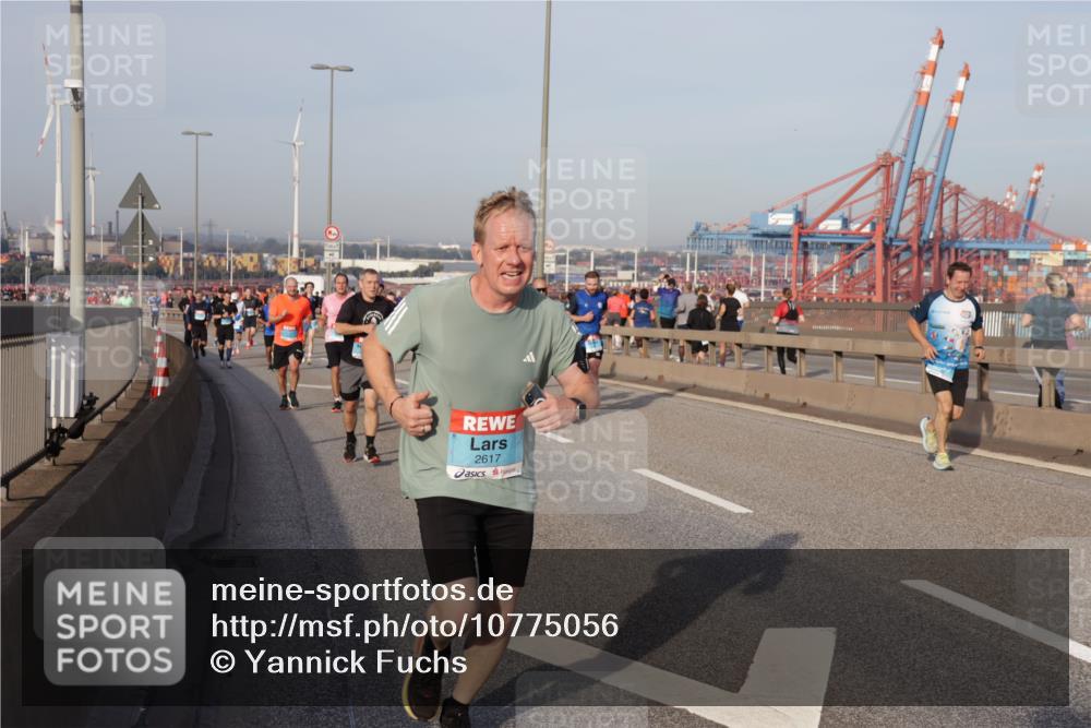 03.10.2026 - Köhlbrandbrückenlauf Yannick Fuchs http://msf.ph/oto/10775056 03.10.2026 09:40:06 Position 2 2617 meine-sportfotos.de