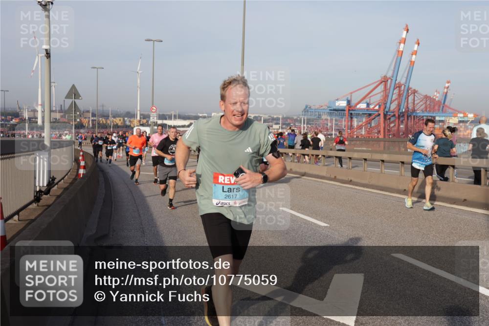03.10.2026 - Köhlbrandbrückenlauf Yannick Fuchs http://msf.ph/oto/10775059 03.10.2026 09:40:06 Position 2 2617 meine-sportfotos.de