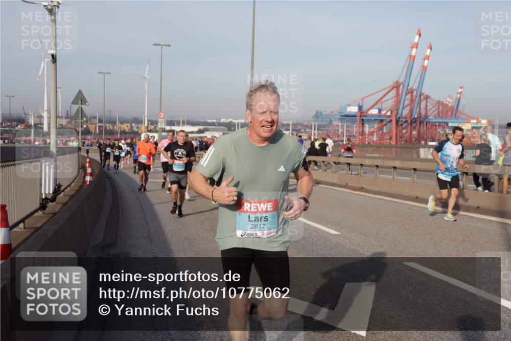 03.10.2026 - Köhlbrandbrückenlauf Yannick Fuchs http://msf.ph/oto/10775062 03.10.2026 09:40:06 Position 2 2617 meine-sportfotos.de