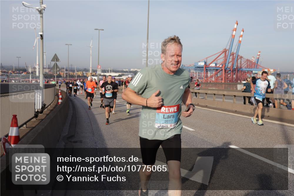 03.10.2026 - Köhlbrandbrückenlauf Yannick Fuchs http://msf.ph/oto/10775065 03.10.2026 09:40:07 Position 2 2617 meine-sportfotos.de