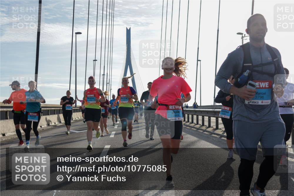 03.10.2026 - Köhlbrandbrückenlauf Yannick Fuchs http://msf.ph/oto/10775085 03.10.2026 09:34:28 Position 1 1520, 2908, 3796 meine-sportfotos.de