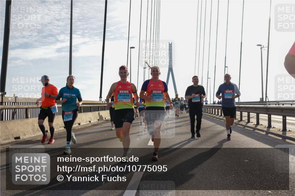 03.10.2026 - Köhlbrandbrückenlauf Yannick Fuchs http://msf.ph/oto/10775095 03.10.2026 09:34:29 Position 1 1520, 1519, 2, 1650 meine-sportfotos.de