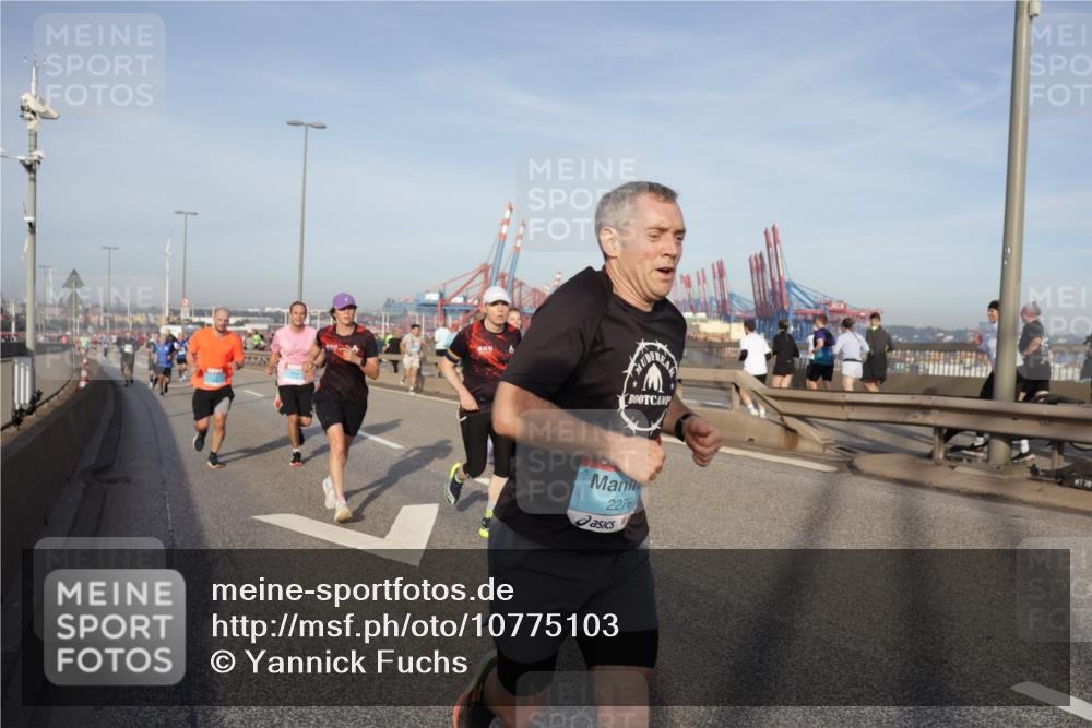 03.10.2026 - Köhlbrandbrückenlauf Yannick Fuchs http://msf.ph/oto/10775103 03.10.2026 09:40:10 Position 2 2276, 38 meine-sportfotos.de