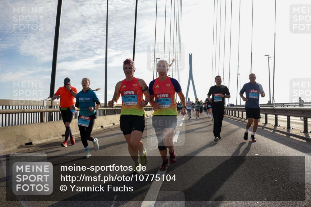 03.10.2026 - Köhlbrandbrückenlauf Yannick Fuchs http://msf.ph/oto/10775104 03.10.2026 09:34:30 Position 1 1520, 519, 1619 meine-sportfotos.de