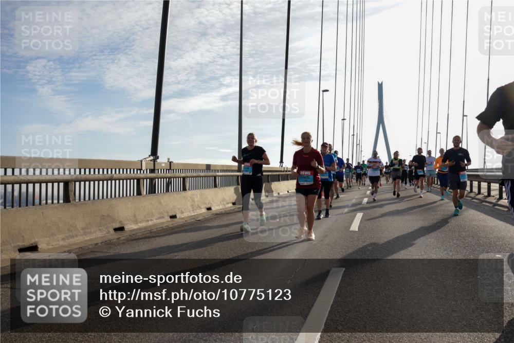 03.10.2026 - Köhlbrandbrückenlauf Yannick Fuchs http://msf.ph/oto/10775123 03.10.2026 09:34:31 Position 1 1163 meine-sportfotos.de