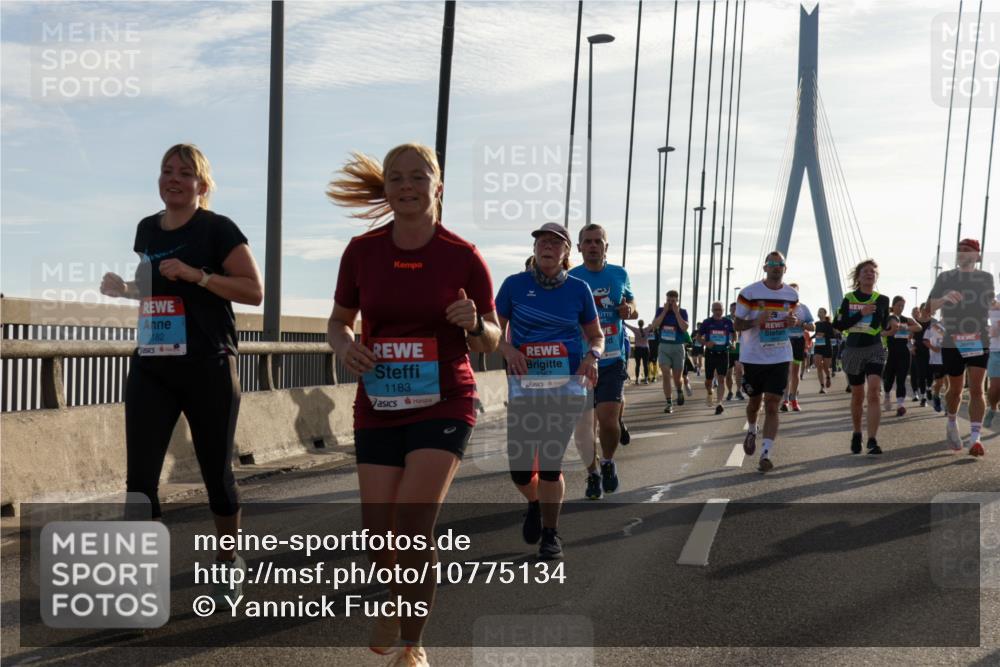 03.10.2026 - Köhlbrandbrückenlauf Yannick Fuchs http://msf.ph/oto/10775134 03.10.2026 09:34:32 Position 1 1182, 1183, 1367 meine-sportfotos.de