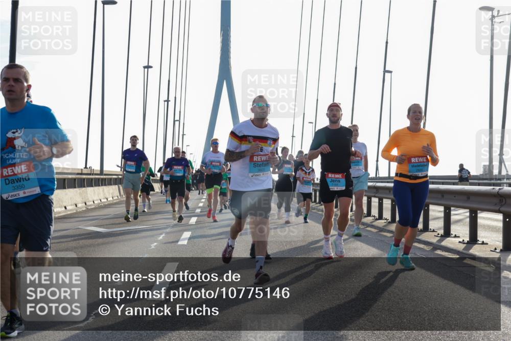 03.10.2026 - Köhlbrandbrückenlauf Yannick Fuchs http://msf.ph/oto/10775146 03.10.2026 09:34:33 Position 1 3350, 3603, 1191, 2820 meine-sportfotos.de
