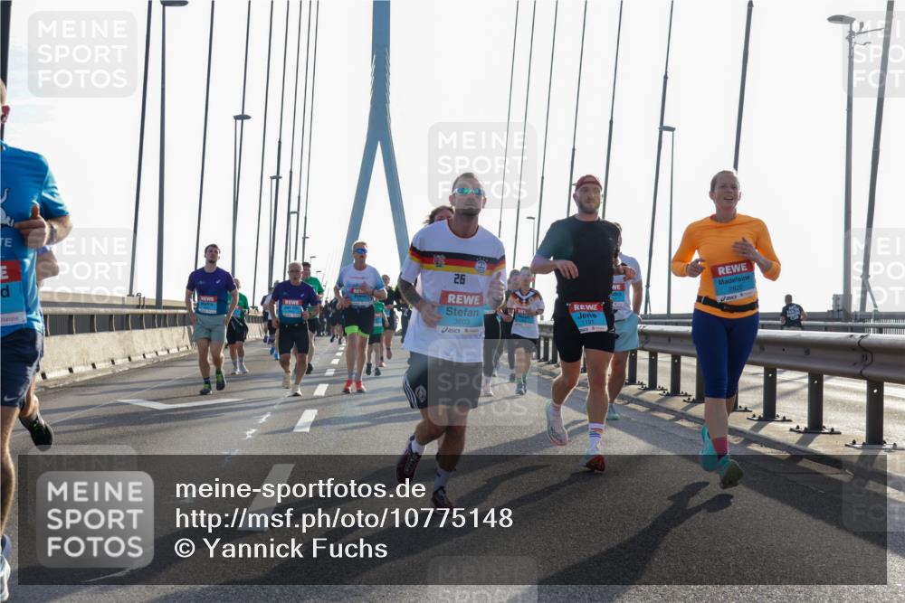 03.10.2026 - Köhlbrandbrückenlauf Yannick Fuchs http://msf.ph/oto/10775148 03.10.2026 09:34:33 Position 1 26, 3603, 1191, 2820 meine-sportfotos.de