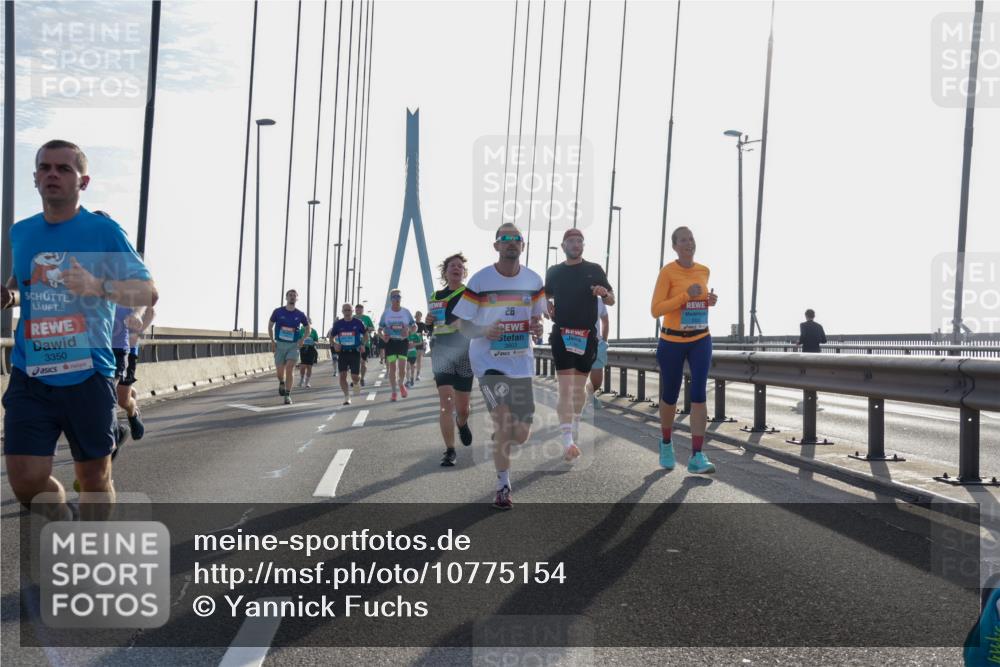 03.10.2026 - Köhlbrandbrückenlauf Yannick Fuchs http://msf.ph/oto/10775154 03.10.2026 09:34:34 Position 1 3350, 26 meine-sportfotos.de