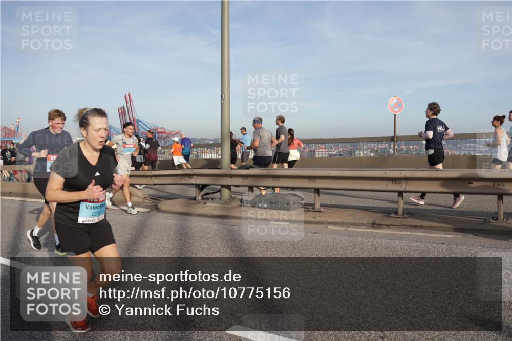 03.10.2026 - Köhlbrandbrückenlauf Yannick Fuchs http://msf.ph/oto/10775156 03.10.2026 09:40:15 Position 2 2274, 381 meine-sportfotos.de