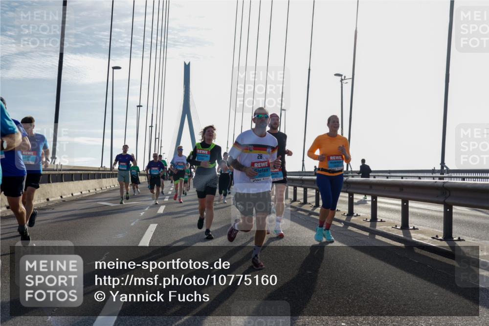 03.10.2026 - Köhlbrandbrückenlauf Yannick Fuchs http://msf.ph/oto/10775160 03.10.2026 09:34:34 Position 1 26 meine-sportfotos.de