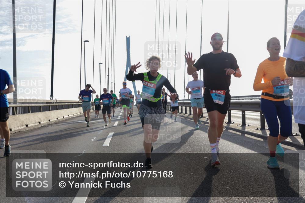 03.10.2026 - Köhlbrandbrückenlauf Yannick Fuchs http://msf.ph/oto/10775168 03.10.2026 09:34:35 Position 1 1190, 1191, 2820 meine-sportfotos.de