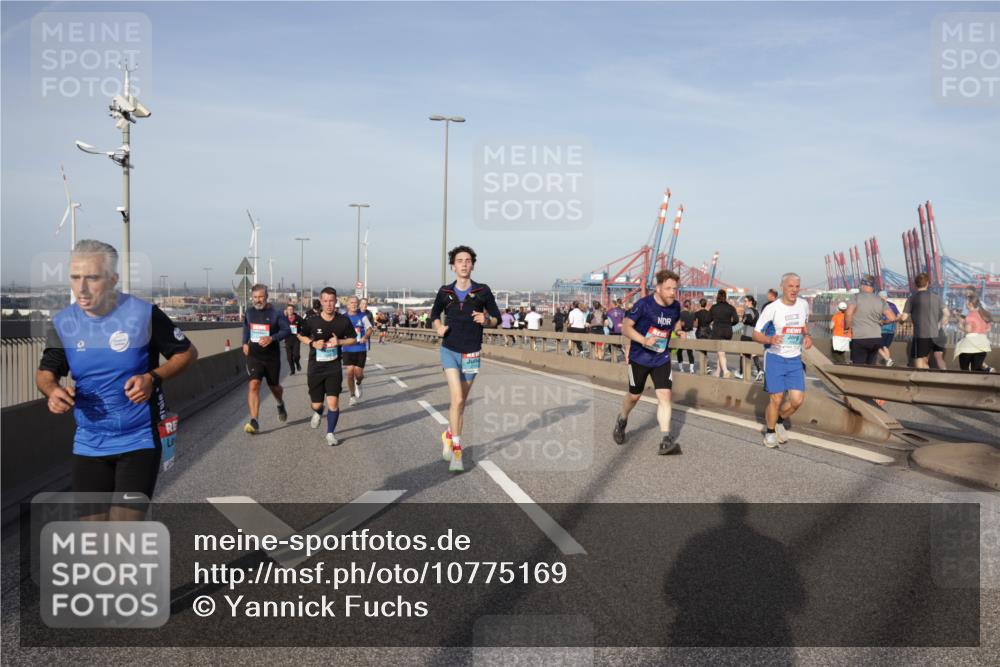 03.10.2026 - Köhlbrandbrückenlauf Yannick Fuchs http://msf.ph/oto/10775169 03.10.2026 09:40:17 Position 2  meine-sportfotos.de
