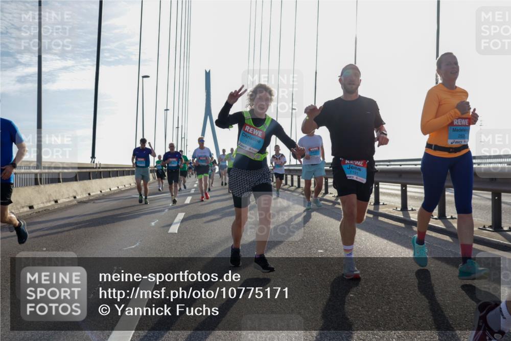 03.10.2026 - Köhlbrandbrückenlauf Yannick Fuchs http://msf.ph/oto/10775171 03.10.2026 09:34:35 Position 1 1190, 1191, 282 meine-sportfotos.de