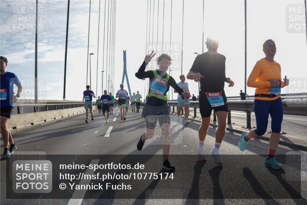 03.10.2026 - Köhlbrandbrückenlauf Yannick Fuchs http://msf.ph/oto/10775174 03.10.2026 09:34:35 Position 1 1190, 1191, 2820 meine-sportfotos.de