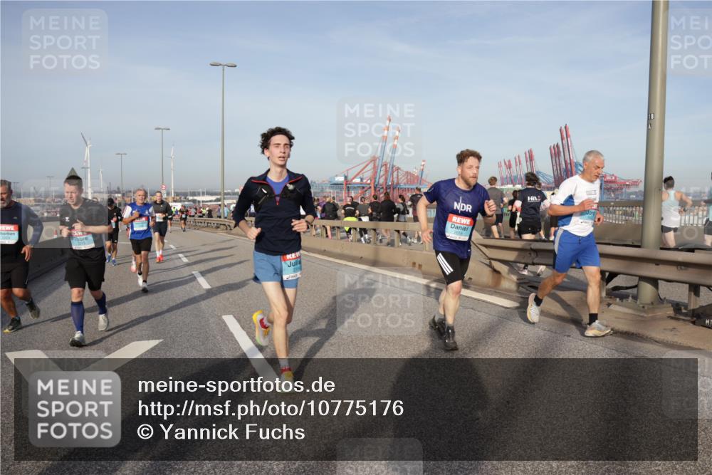 03.10.2026 - Köhlbrandbrückenlauf Yannick Fuchs http://msf.ph/oto/10775176 03.10.2026 09:40:18 Position 2 2018, 18 meine-sportfotos.de