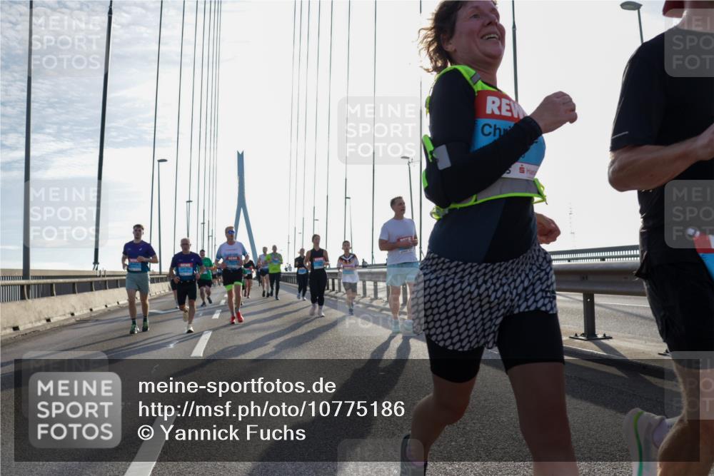 03.10.2026 - Köhlbrandbrückenlauf Yannick Fuchs http://msf.ph/oto/10775186 03.10.2026 09:34:36 Position 1  meine-sportfotos.de