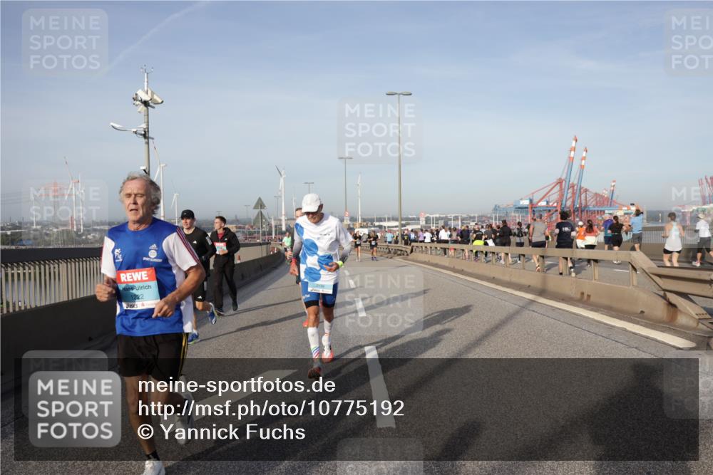 03.10.2026 - Köhlbrandbrückenlauf Yannick Fuchs http://msf.ph/oto/10775192 03.10.2026 09:40:20 Position 2 1222, 2199 meine-sportfotos.de