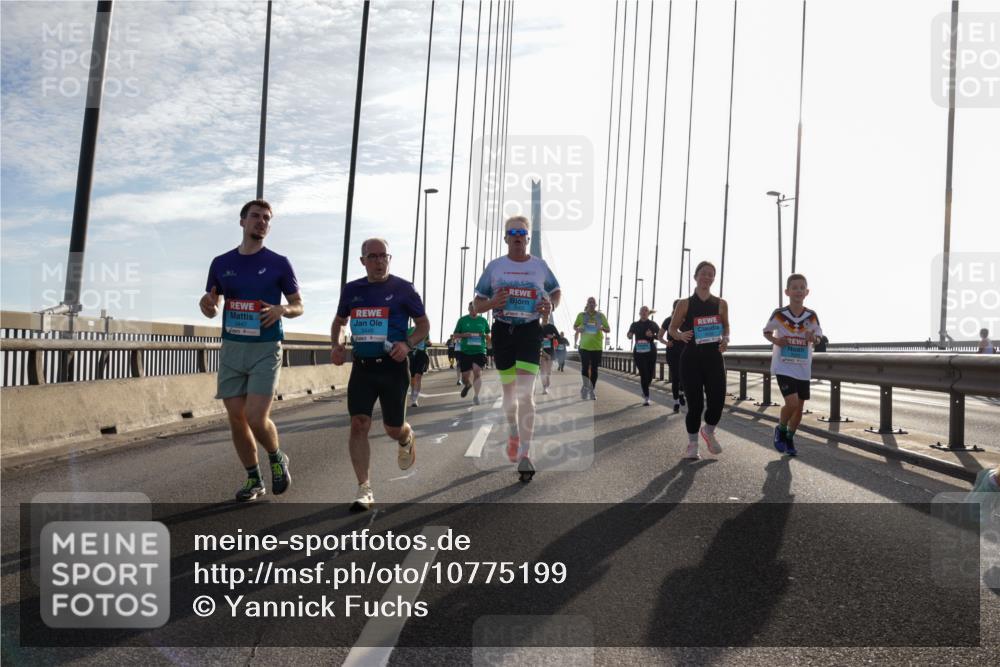 03.10.2026 - Köhlbrandbrückenlauf Yannick Fuchs http://msf.ph/oto/10775199 03.10.2026 09:34:38 Position 1 3446 meine-sportfotos.de